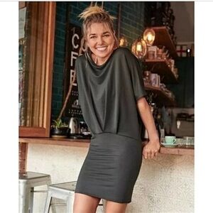 Athleta Womens Dress M Pronto Pleated Stretch Dolman Sleeve Round Neck